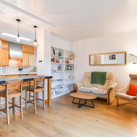 Nice Apartment With Balcony Very Close To The City Center Annecy Luaran gambar