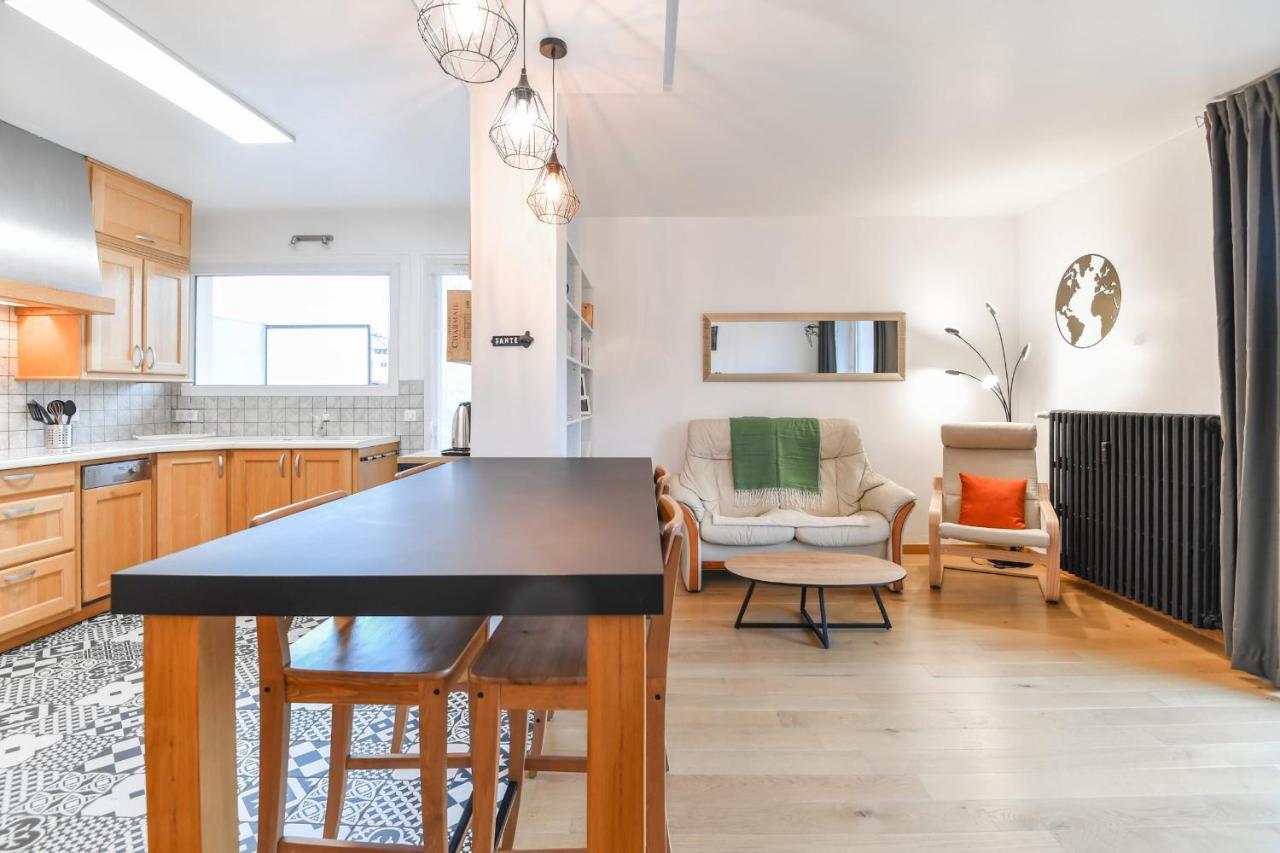 Nice Apartment With Balcony Very Close To The City Center Annecy Luaran gambar